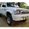 Toyota Hilux 4WD etulokasuoja oikea 1998-2001 - Image 2