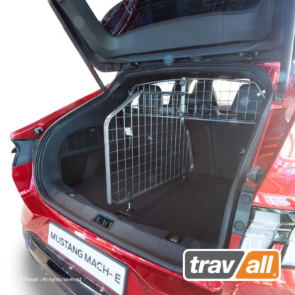 Tilanjakaja Ford Mustang MACH-E -Automalliisi sopivaksi tehty Travall tilanjakajat turvallisuuden takaamiseksi - Carkone verkkokaupasta