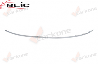 Mercedes-Benz E-Sarja W212 takapuskurin lista oikea 2009-2013